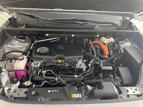 Used 2020 Toyota RAV4 LE AWD/4WD image 21