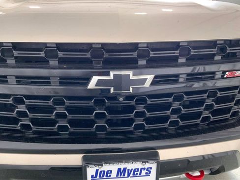 Used 2024 Chevrolet Suburban Z71 w/ Z71 Off-Road Package image 27