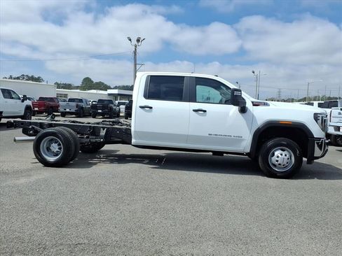 New 2026 GMC Sierra 3500 Pro w/ Convenience Package AWD/4WD image 8
