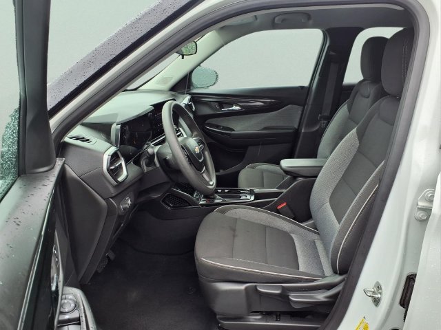 Used 2025 Chevrolet TrailBlazer LT FWD image 18