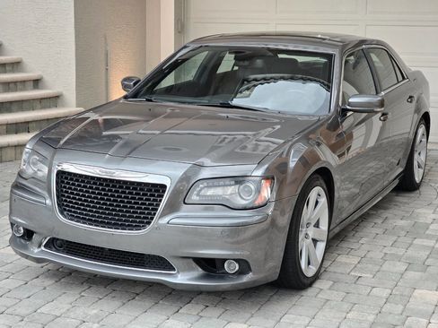 Used 2012 Chrysler 300 SRT8 w/ 19-Premium Speaker Group image 33