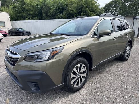 Used 2021 Subaru Outback Premium AWD/4WD image 3
