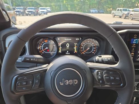 Used 2026 Jeep Wrangler Unlimited Sport AWD/4WD image 19