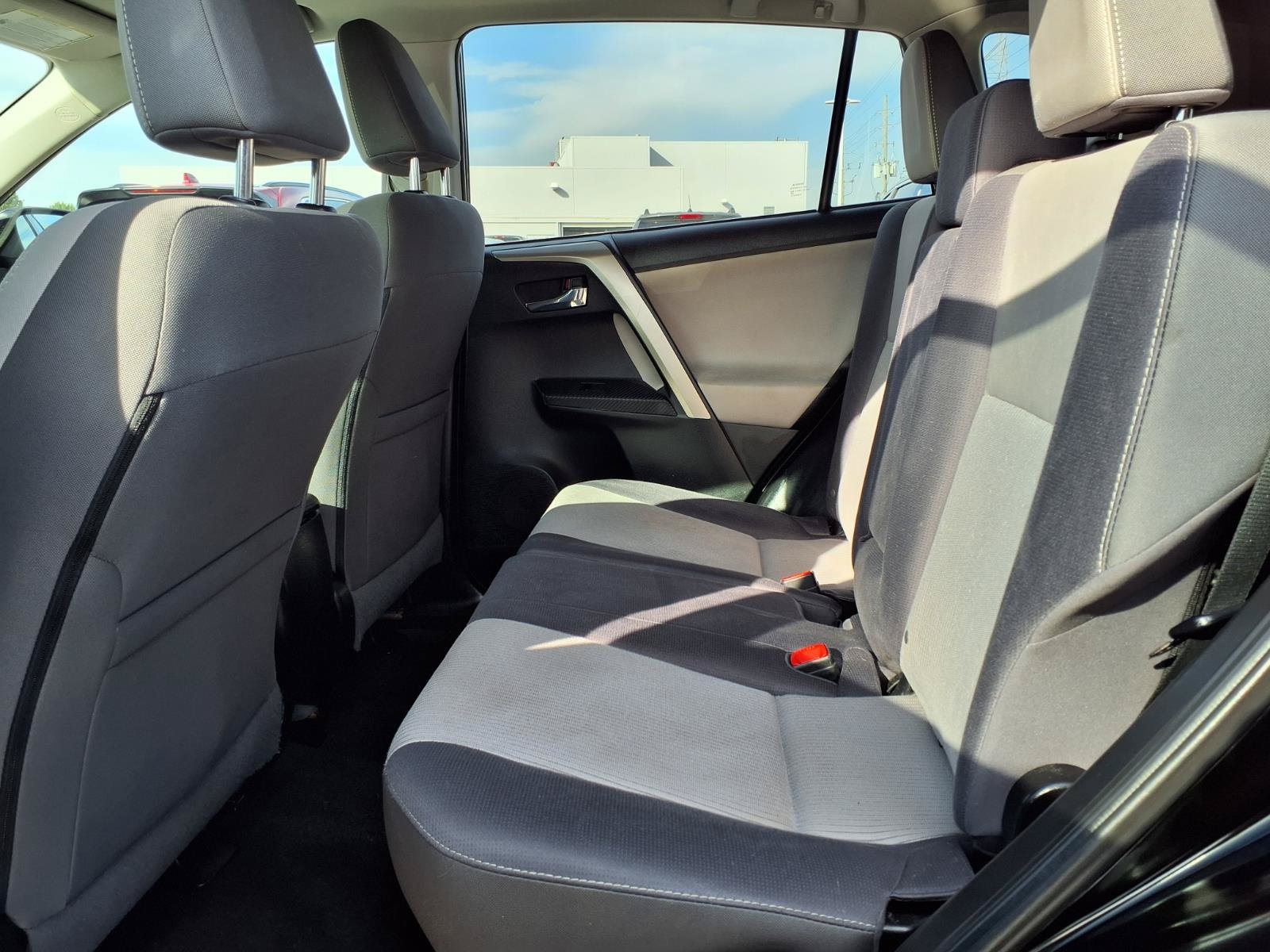 Used 2015 Toyota RAV4 XLE FWD image 11