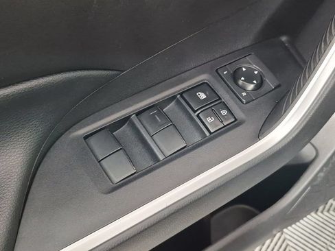 Used 2022 Toyota RAV4 LE AWD/4WD image 15