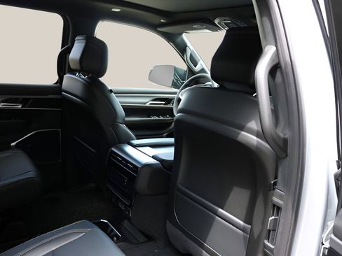 New 2026 Jeep Grand Wagoneer 4WD image 19