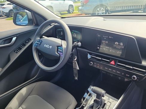 New 2026 Kia Niro LX FWD image 8