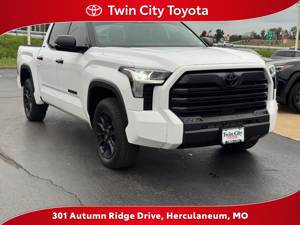 Used 2025 Toyota Tundra SR5 AWD/4WD image 1