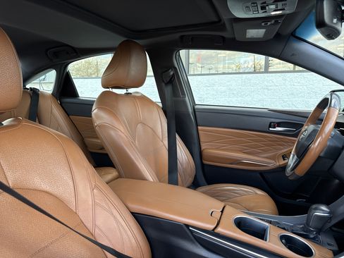 Used 2019 Toyota Avalon Limited w/ All Weather Liner Package image 43