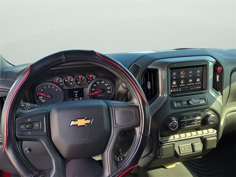 Used 2022 Chevrolet Silverado 1500 Custom image 4