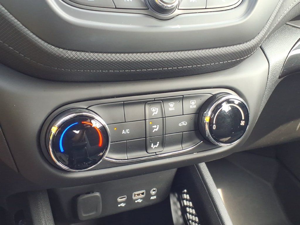 Used 2023 Chevrolet TrailBlazer LS FWD image 18