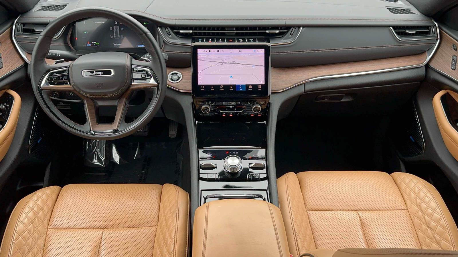 Used 2023 Jeep Grand Cherokee Summit AWD/4WD image 15
