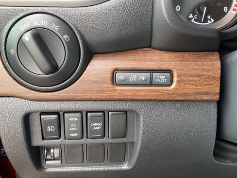 Used 2018 Nissan Titan Platinum Reserve w/ Platinum Utility Package image 45