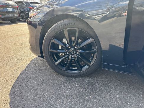 Used 2019 MAZDA MAZDA3 Hatchback w/ Premium Package image 27