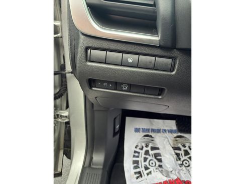 Used 2023 Nissan Rogue SV FWD image 14