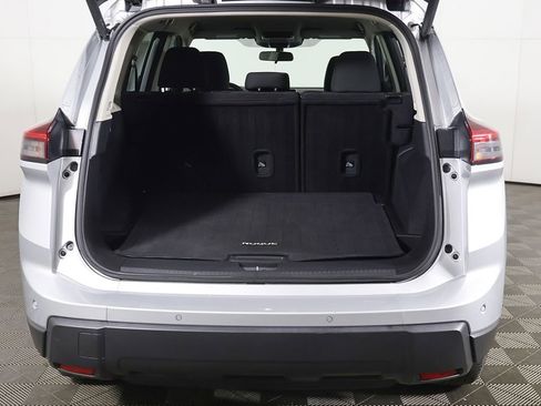 Used 2025 Nissan Rogue SV FWD image 11