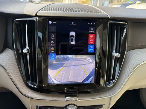 Certified 2022 Volvo XC60 B5 Inscription w/ Advanced Package image 25