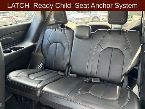 Used 2025 Chrysler Pacifica Select FWD image 21