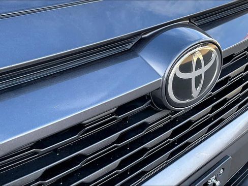 Used 2021 Toyota RAV4 LE image 26