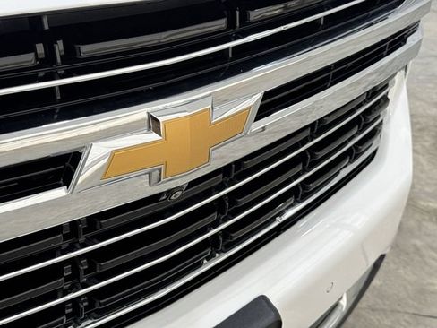 Used 2022 Chevrolet Tahoe LT w/ Luxury Package RWD image 32