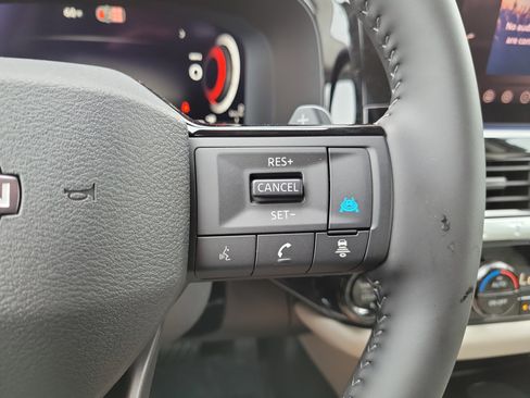 New 2026 Nissan Pathfinder SL FWD image 27
