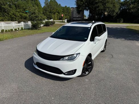 Used 2019 Chrysler Pacifica Limited w/ Advanced Safetytec Group FWD image 31