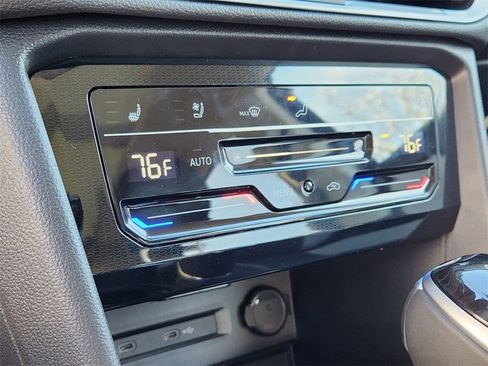 New 2025 Volkswagen Taos SEL image 14