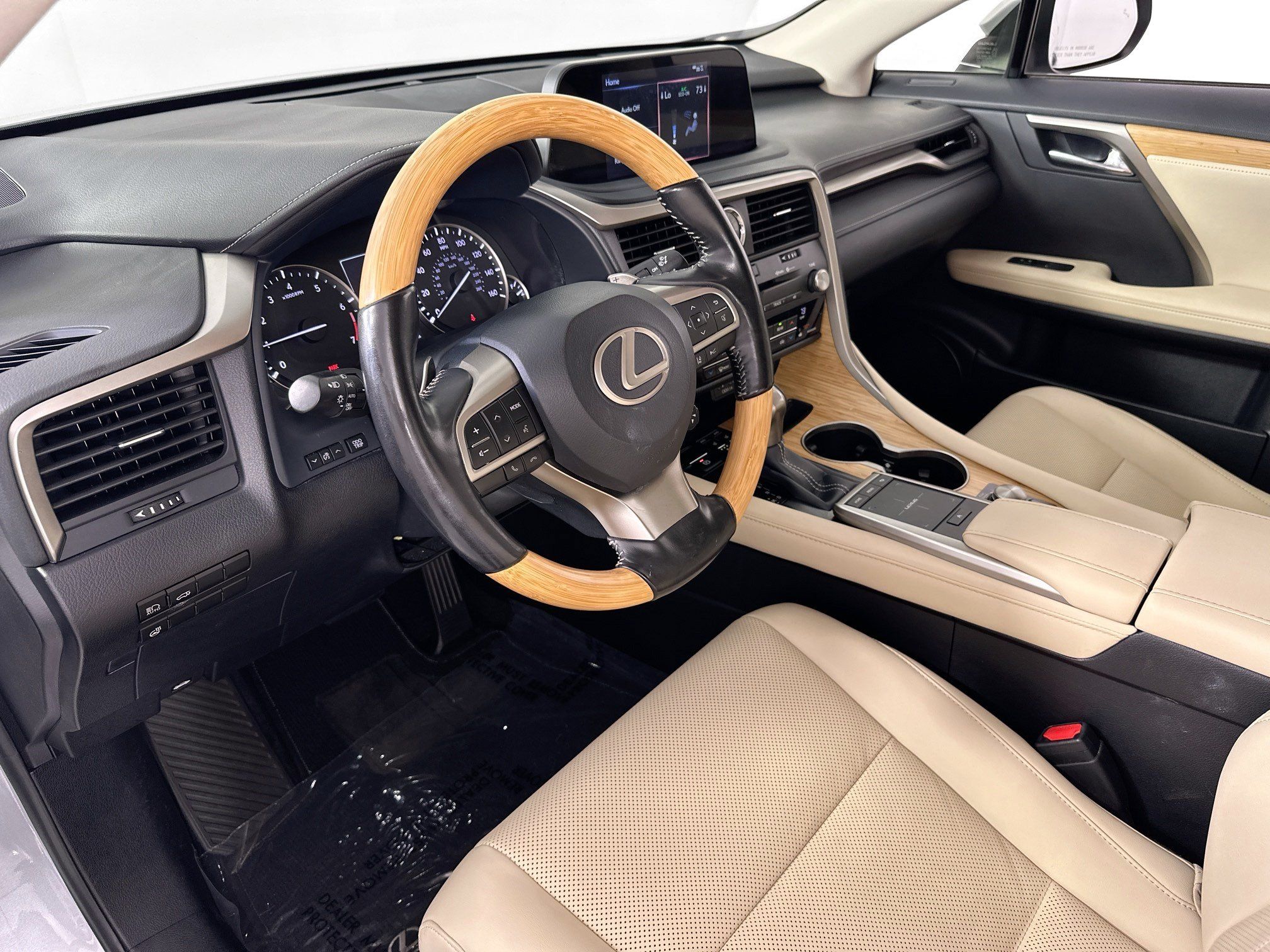 Used 2022 Lexus RX 350L FWD w/ Premium Package image 9