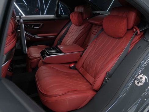 Used 2024 Mercedes-Benz S 63 AMG S image 38