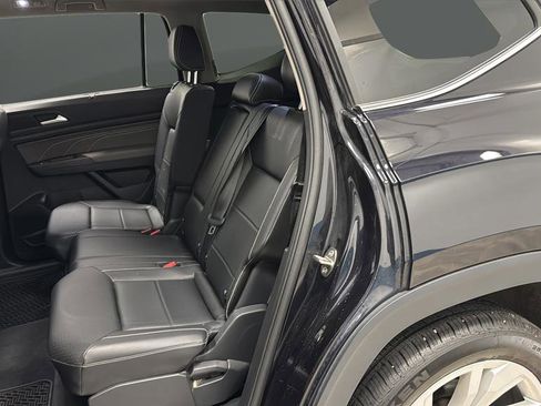 Used 2023 Volkswagen Atlas SE w/ Panoramic Sunroof Package image 24