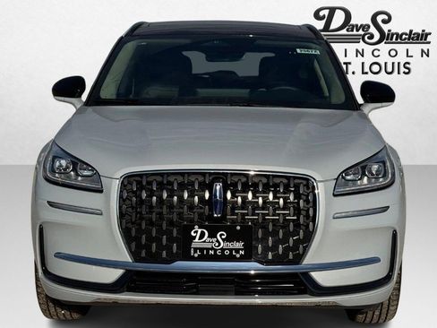 New 2025 Lincoln Corsair Grand Touring image 2