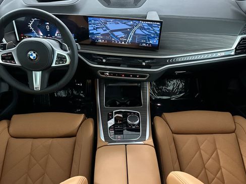 Used 2026 BMW X5 xDrive40i w/ M Sport Package AWD/4WD image 3