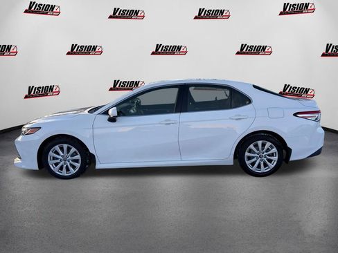 Used 2018 Toyota Camry LE image 8