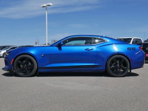 Used 2017 Chevrolet Camaro SS RWD image 3