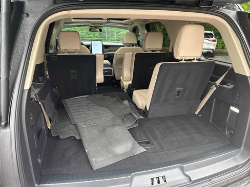 Used 2024 Ford Expedition Limited RWD image 30