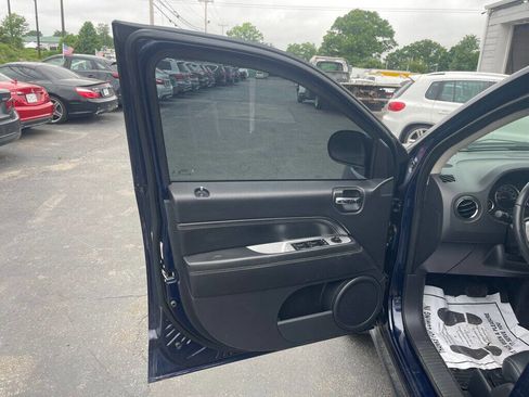 Used 2016 Jeep Compass Latitude image 21