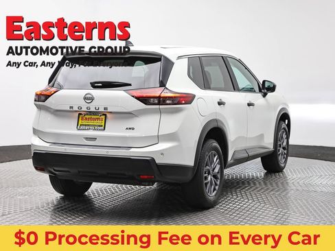 Used 2024 Nissan Rogue S AWD/4WD image 5