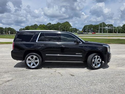 Used 2017 GMC Yukon Denali w/ Open Road Package AWD/4WD image 39