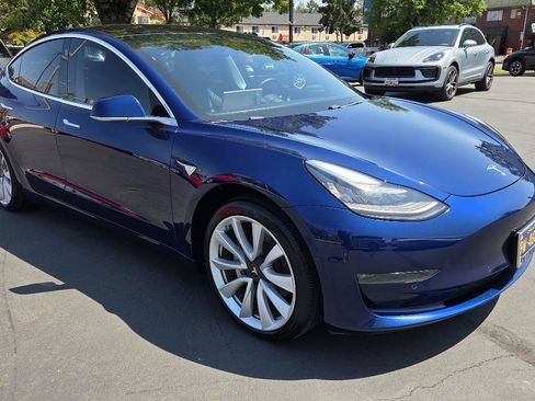 Used 2018 Tesla Model 3 Long Range RWD image 5