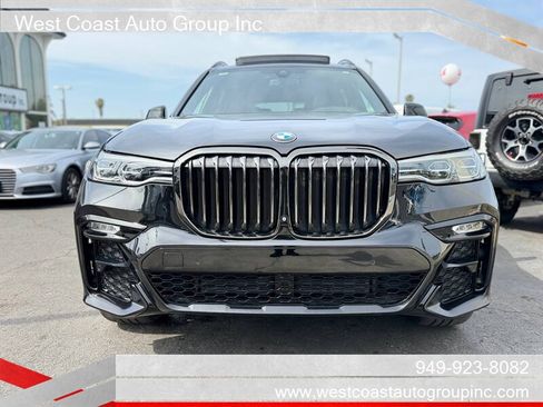 Used 2022 BMW X7 xDrive40i w/ M Sport Package AWD/4WD image 29