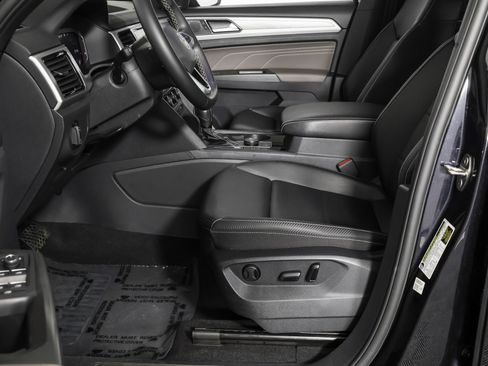 Used 2023 Volkswagen Atlas Cross Sport SE w/ Panoramic Sunroof Package AWD/4WD image 25