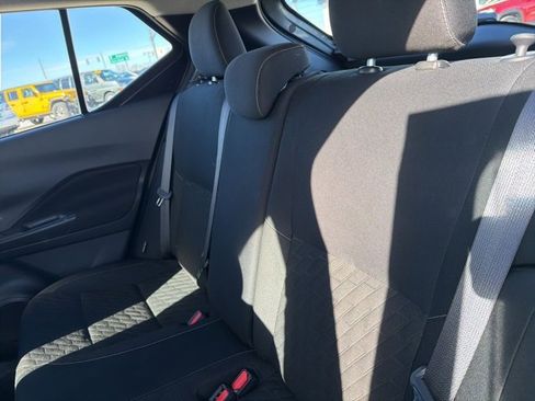 Used 2022 Nissan Kicks S image 17