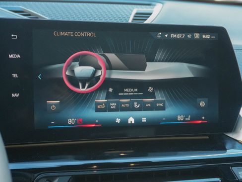 Certified 2025 BMW X2 xDrive28i image 25