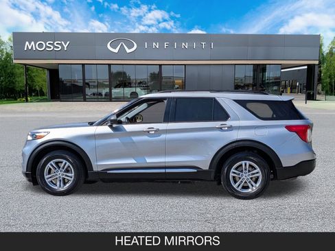 Used 2023 Ford Explorer XLT image 5