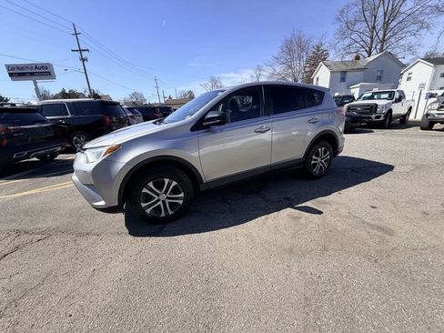 Used 2017 Toyota RAV4 LE w/ Carpet Mat Package image 14