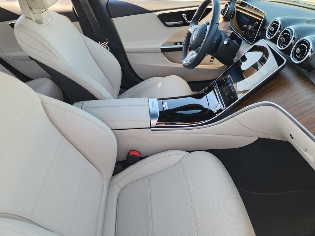 Used 2025 Mercedes-Benz C 300 Sedan image 14
