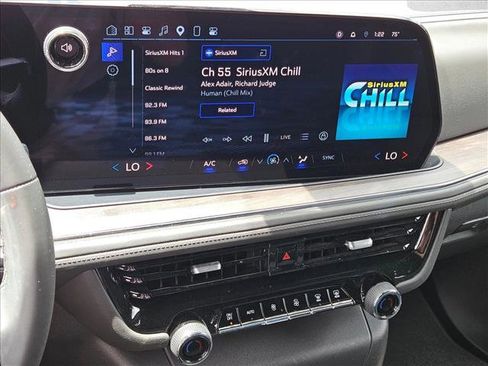 Used 2025 Chevrolet Tahoe LS RWD image 13