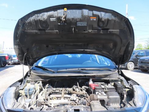 Used 2024 Nissan Versa SR FWD image 9