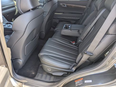 Used 2025 Genesis GV80 2.5T Select image 12