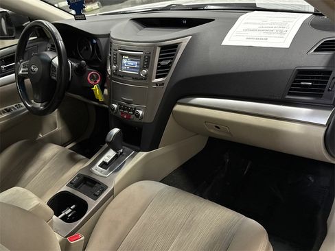 Used 2014 Subaru Legacy 2.5i Premium image 16